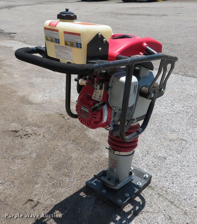 image for item EV9668 Stone XH730 plate compactor