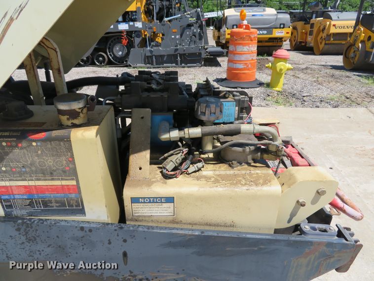 image for item EV9670 2004 Ingersoll Rand TC13 trench compactor