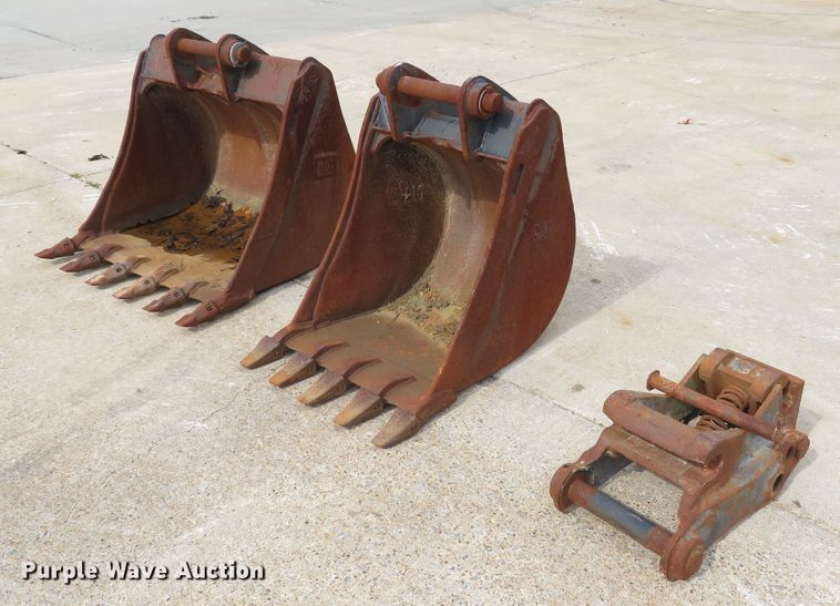 image for item EV9681 (2) Caterpillar buckets