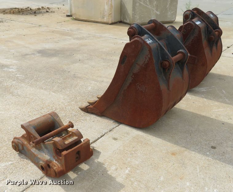 image for item EV9681 (2) Caterpillar buckets