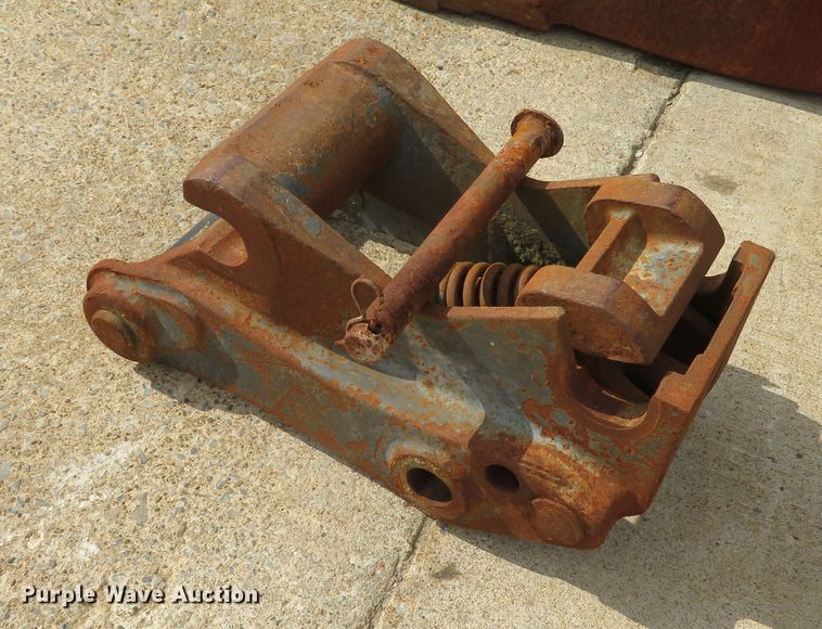 image for item EV9681 (2) Caterpillar buckets