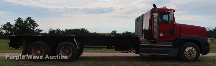 image for item FE9691 1990 Freightliner FLD flatbed truck