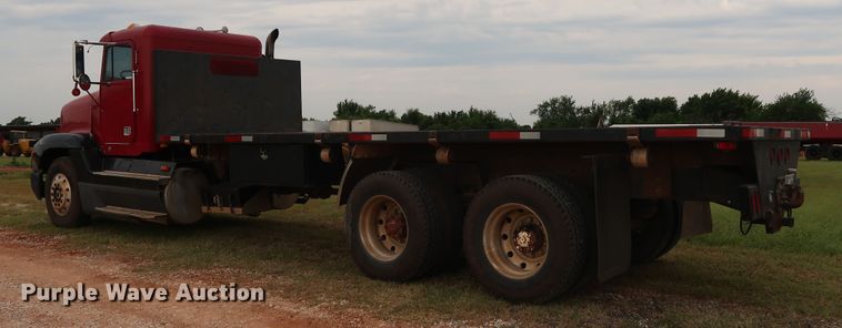 image for item FE9691 1990 Freightliner FLD flatbed truck