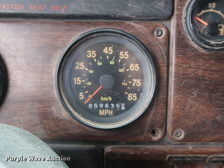 image for item FE9691 1990 Freightliner FLD flatbed truck