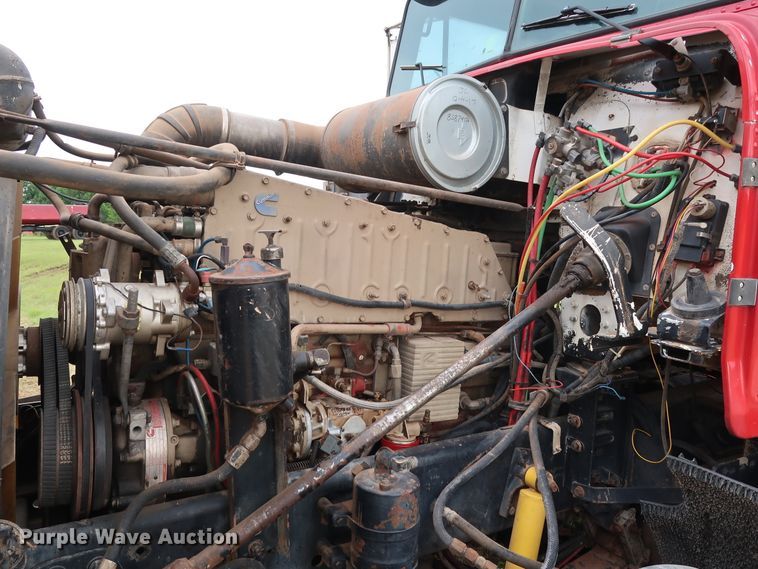 image for item FE9691 1990 Freightliner FLD flatbed truck