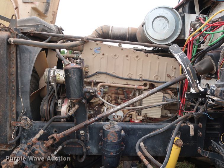 image for item FE9691 1990 Freightliner FLD flatbed truck