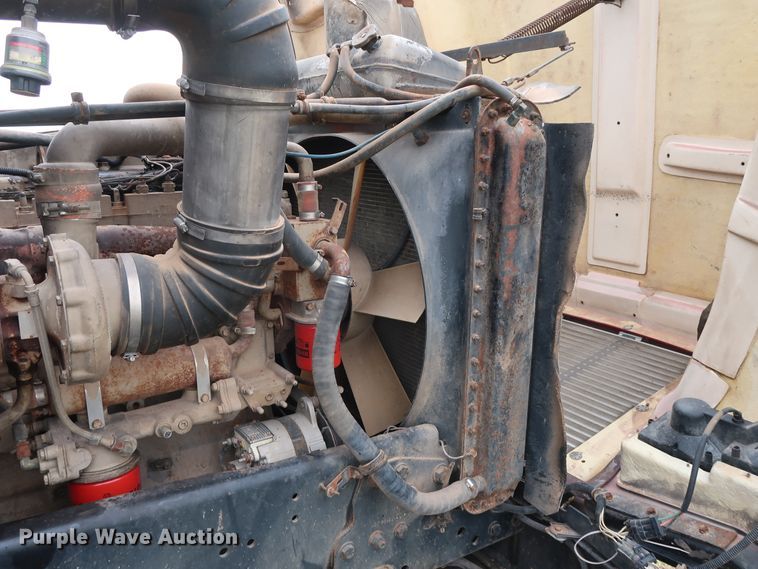 image for item FE9691 1990 Freightliner FLD flatbed truck