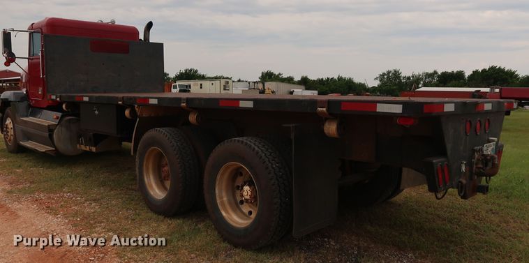 image for item FE9691 1990 Freightliner FLD flatbed truck