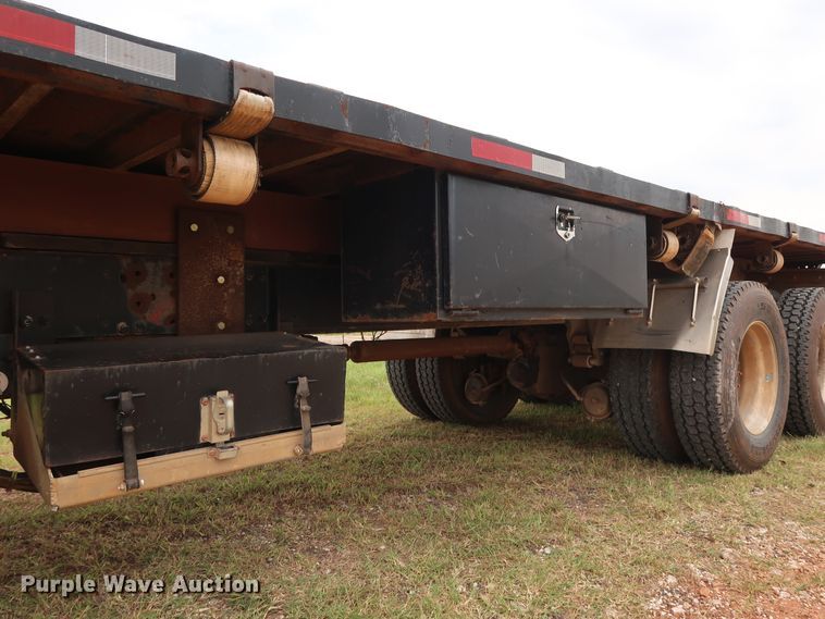 image for item FE9691 1990 Freightliner FLD flatbed truck