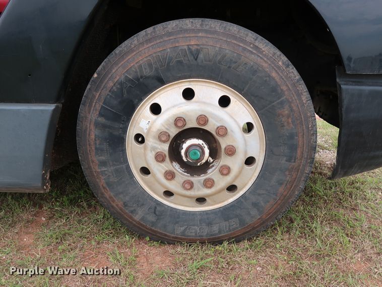 image for item FE9691 1990 Freightliner FLD flatbed truck