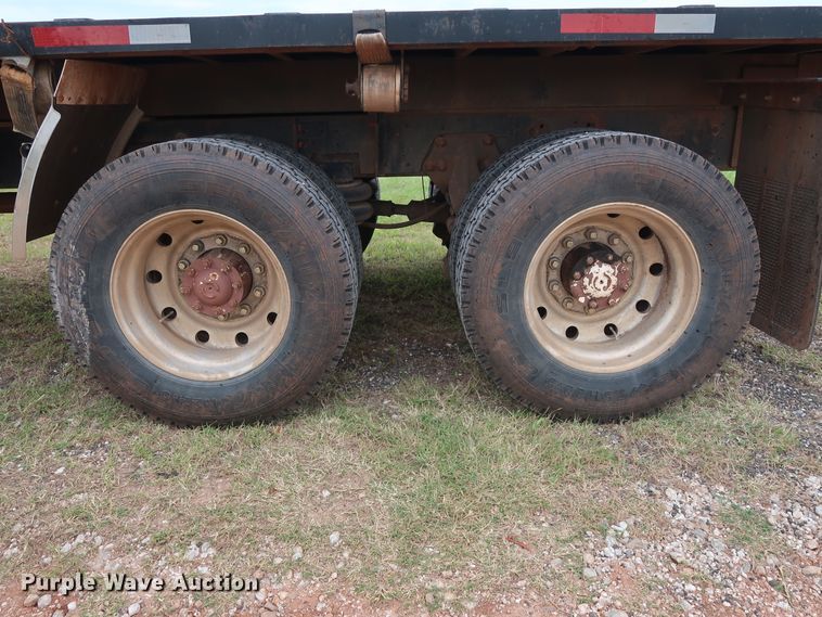 image for item FE9691 1990 Freightliner FLD flatbed truck