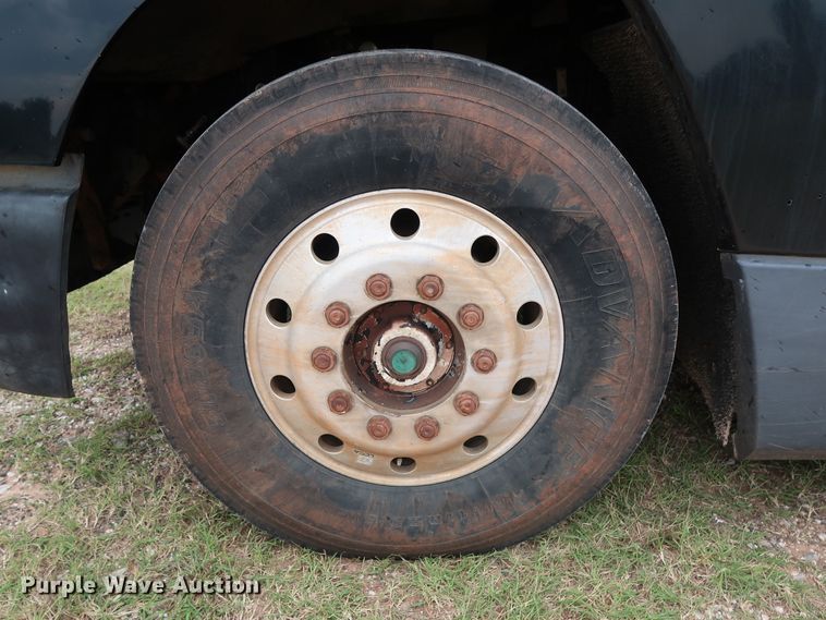 image for item FE9691 1990 Freightliner FLD flatbed truck