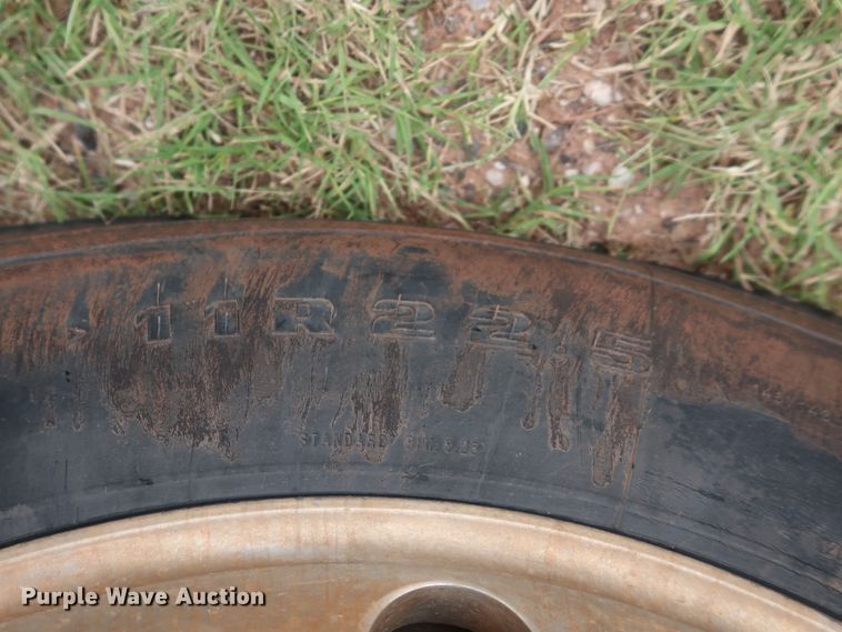 image for item FE9691 1990 Freightliner FLD flatbed truck