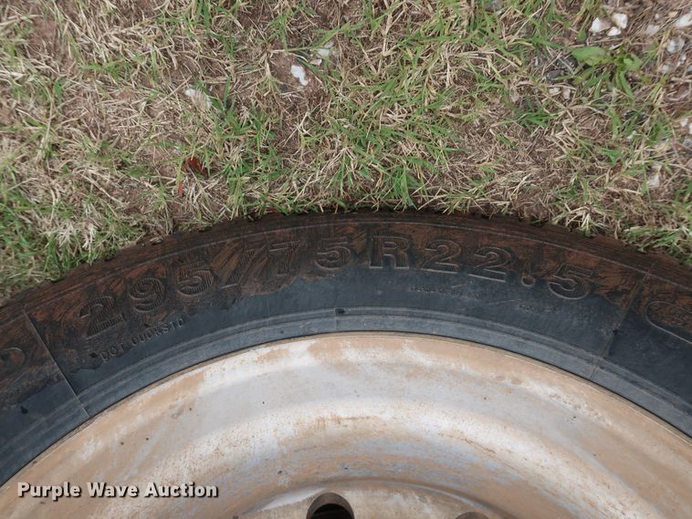 image for item FE9691 1990 Freightliner FLD flatbed truck