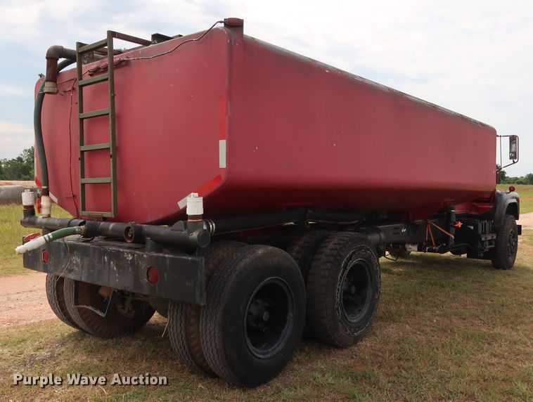 image for item FE9692 1982 Mack DM492S tank truck