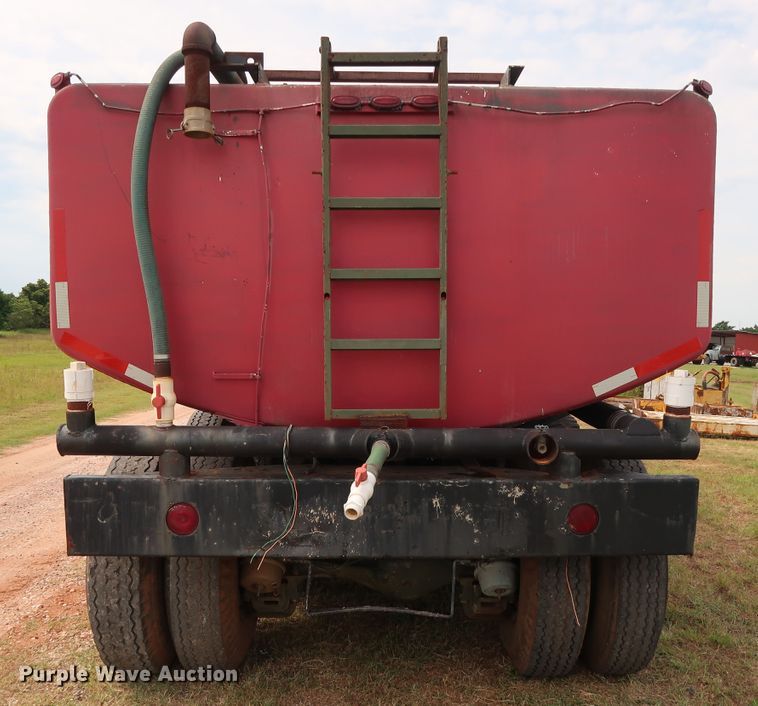 image for item FE9692 1982 Mack DM492S tank truck