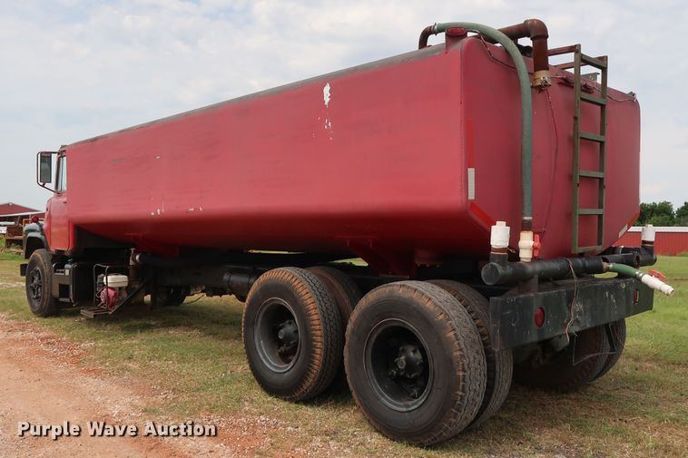 image for item FE9692 1982 Mack DM492S tank truck