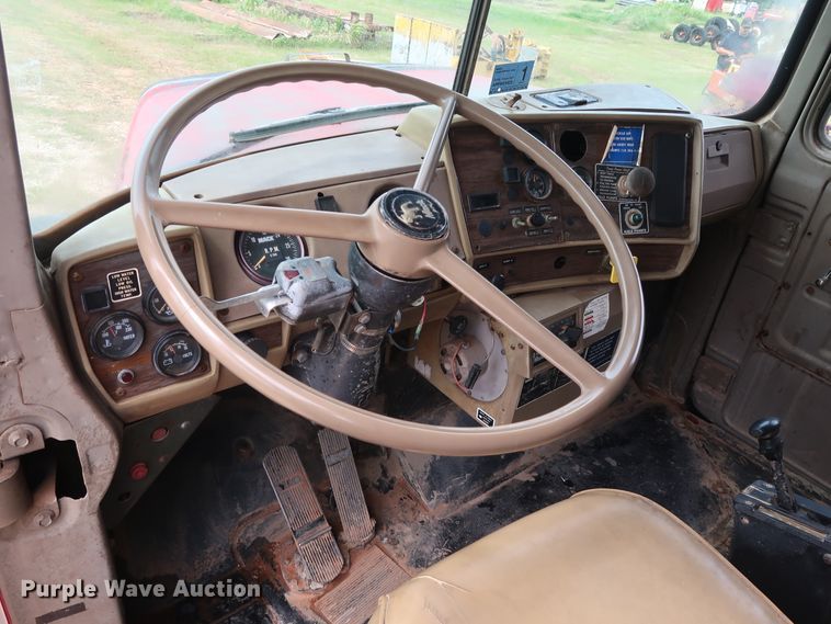 image for item FE9692 1982 Mack DM492S tank truck