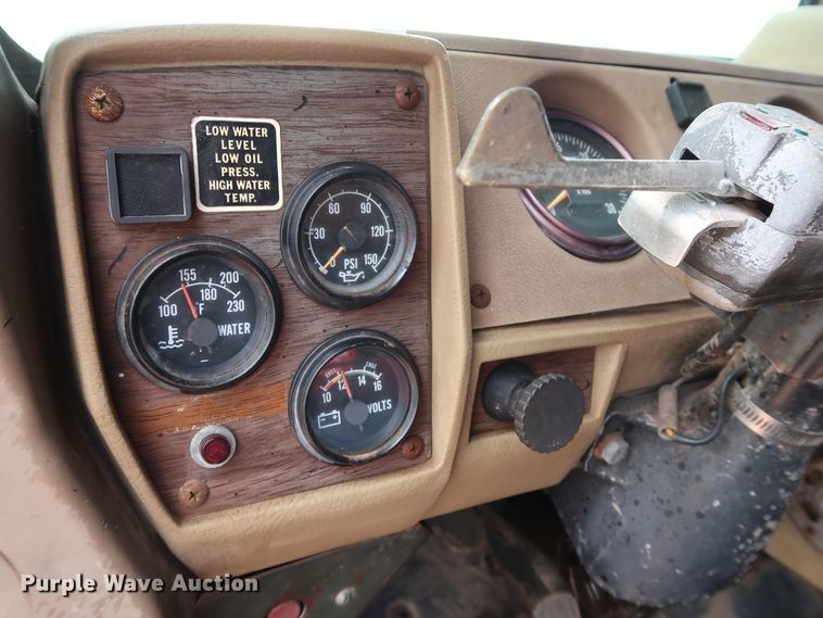 image for item FE9692 1982 Mack DM492S tank truck