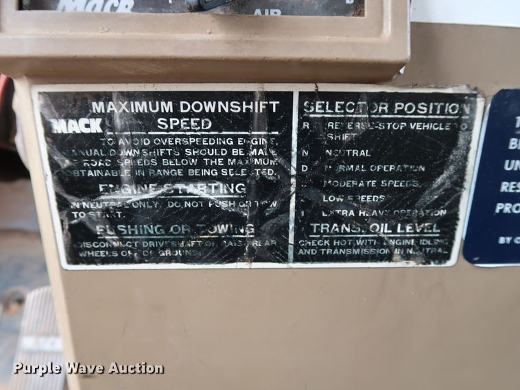 image for item FE9692 1982 Mack DM492S tank truck