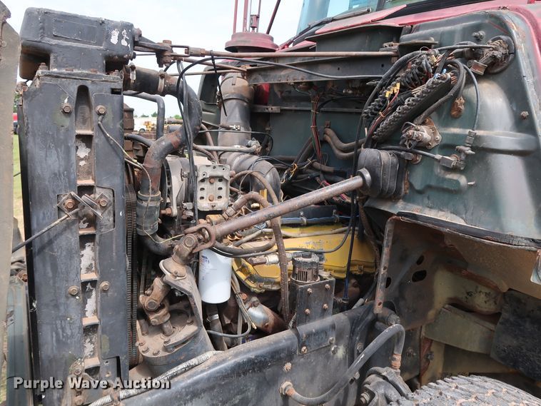 image for item FE9692 1982 Mack DM492S tank truck