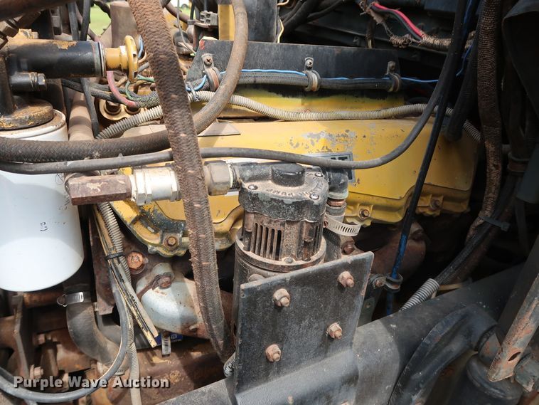 image for item FE9692 1982 Mack DM492S tank truck