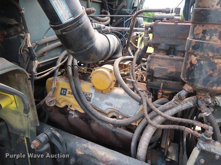 image for item FE9692 1982 Mack DM492S tank truck