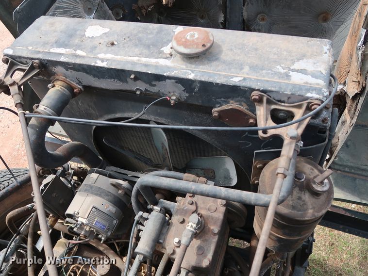 image for item FE9692 1982 Mack DM492S tank truck