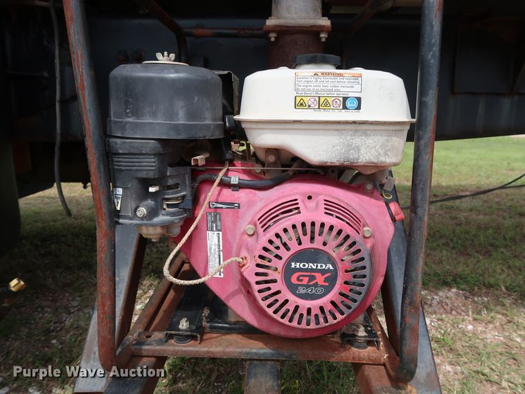 image for item FE9692 1982 Mack DM492S tank truck