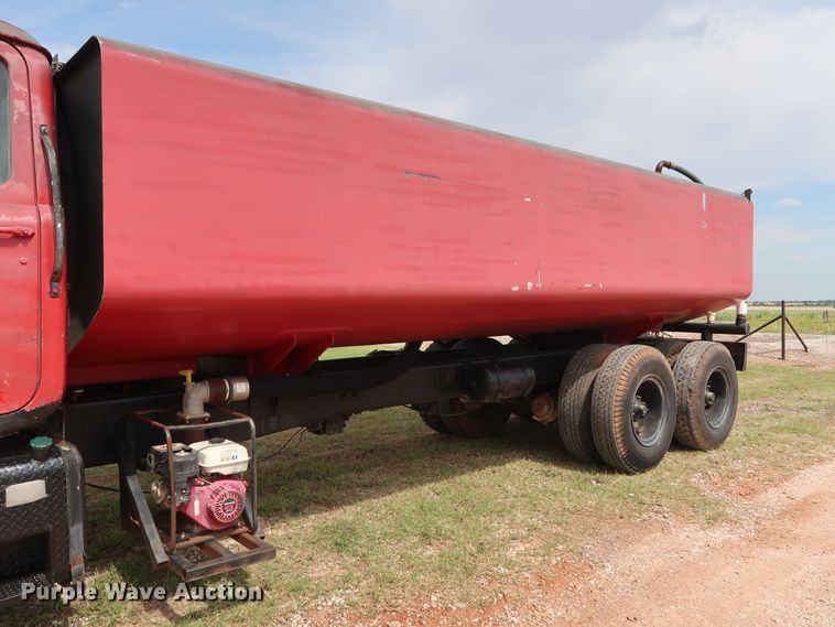 image for item FE9692 1982 Mack DM492S tank truck