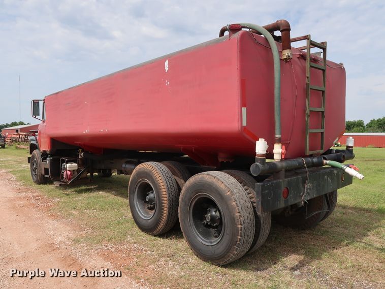 image for item FE9692 1982 Mack DM492S tank truck