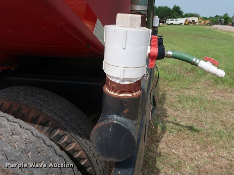 image for item FE9692 1982 Mack DM492S tank truck