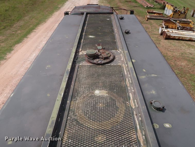 image for item FE9692 1982 Mack DM492S tank truck