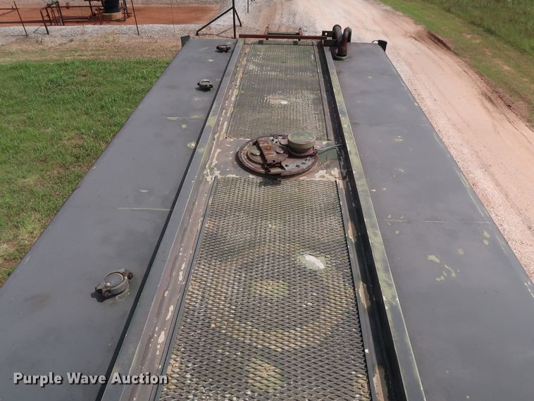 image for item FE9692 1982 Mack DM492S tank truck