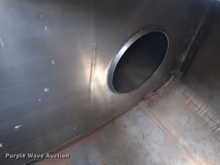 image for item FE9692 1982 Mack DM492S tank truck