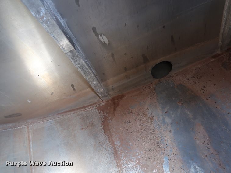 image for item FE9692 1982 Mack DM492S tank truck