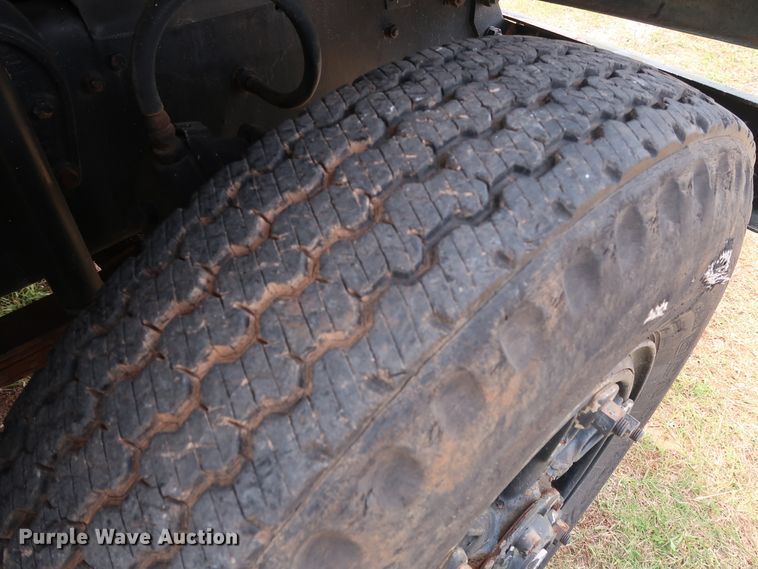 image for item FE9692 1982 Mack DM492S tank truck