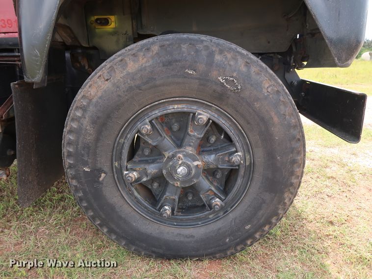 image for item FE9692 1982 Mack DM492S tank truck