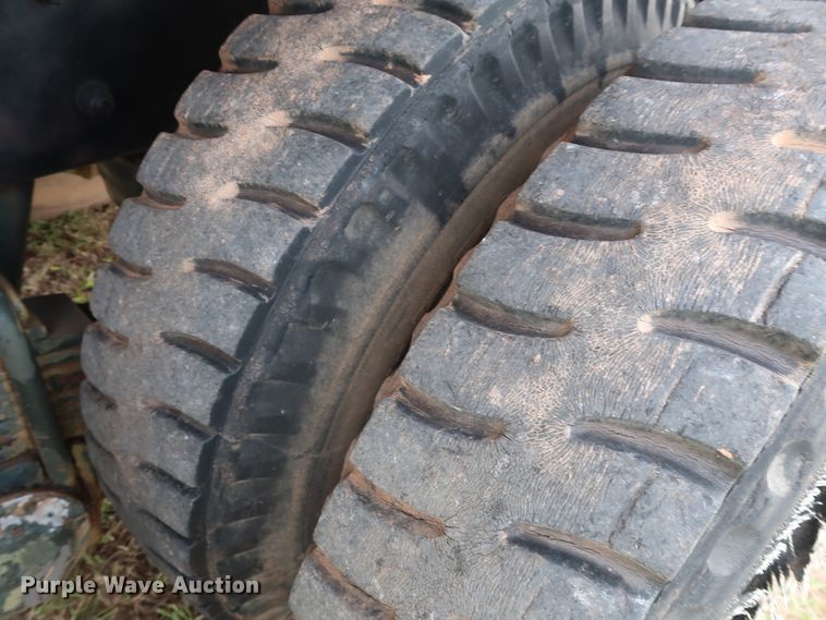 image for item FE9692 1982 Mack DM492S tank truck