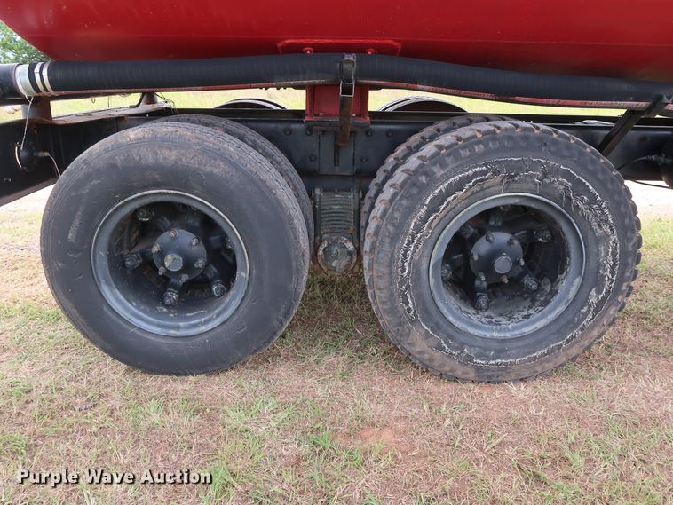 image for item FE9692 1982 Mack DM492S tank truck