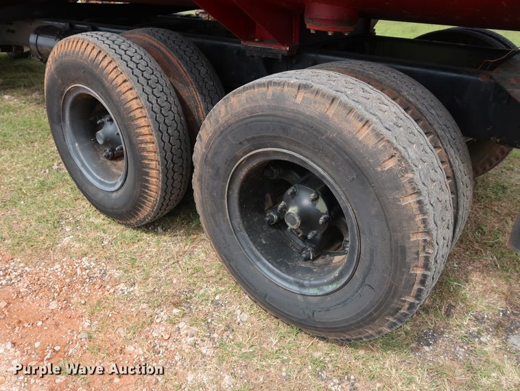 image for item FE9692 1982 Mack DM492S tank truck