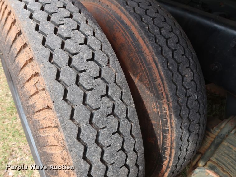 image for item FE9692 1982 Mack DM492S tank truck