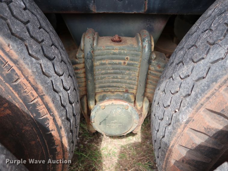 image for item FE9692 1982 Mack DM492S tank truck