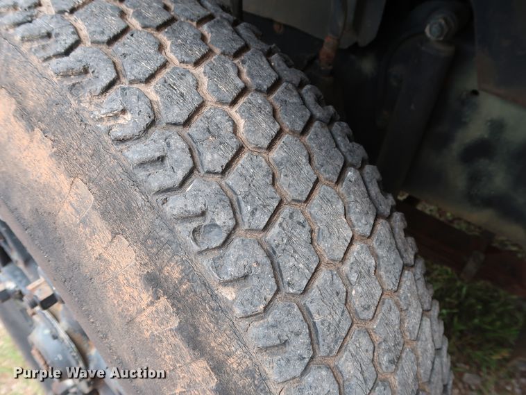 image for item FE9692 1982 Mack DM492S tank truck