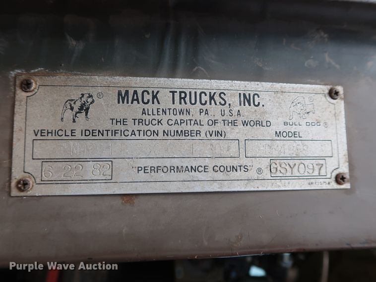 image for item FE9692 1982 Mack DM492S tank truck