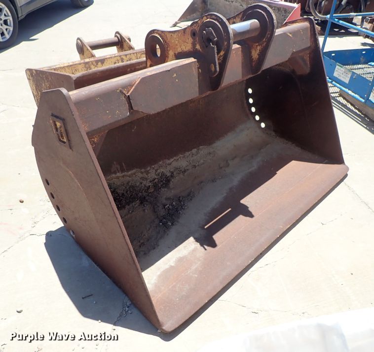 Balderson 72"W excavator bucket in Wichita, KS Item FH9994 sold