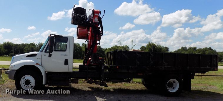 image for item FI9903 2013 International 4300 flatbed truck