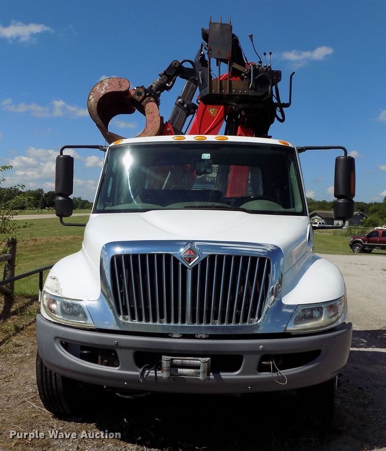 image for item FI9903 2013 International 4300 flatbed truck