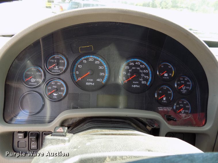 image for item FI9903 2013 International 4300 flatbed truck