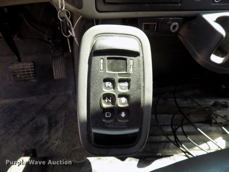 image for item FI9903 2013 International 4300 flatbed truck